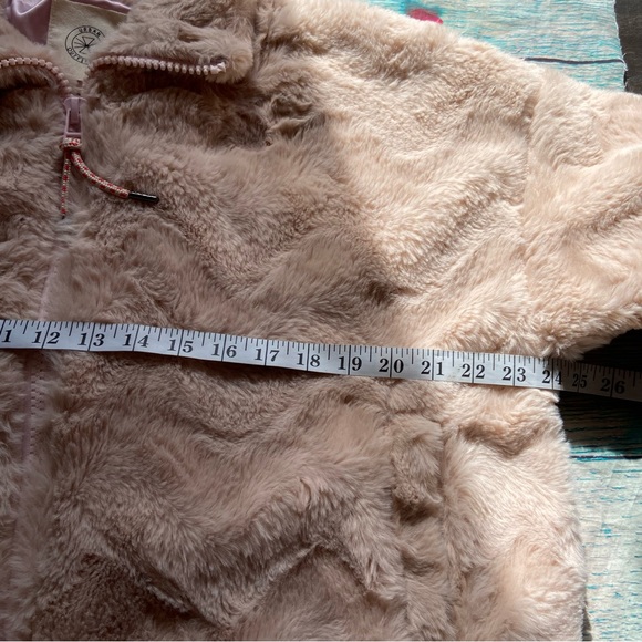 NWT Urban Outfitters Creme Faux Fur Full-Zip Jacket Size L - Picture 12 of 12